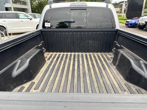 Used 2021 Toyota Tacoma SR5 AWD/4WD image 8