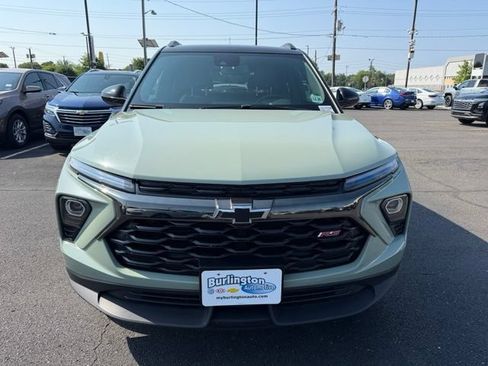 Used 2024 Chevrolet TrailBlazer RS w/ Convenience Package AWD/4WD image 2