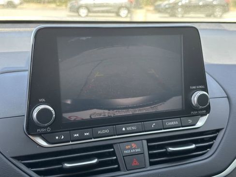 Certified 2025 Nissan Altima 2.5 S FWD image 32