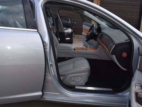 Used 2009 Jaguar XF Luxury image 36