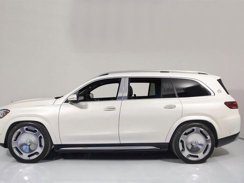 Used 2024 Mercedes-Benz Maybach GLS 600 4MATIC image 5