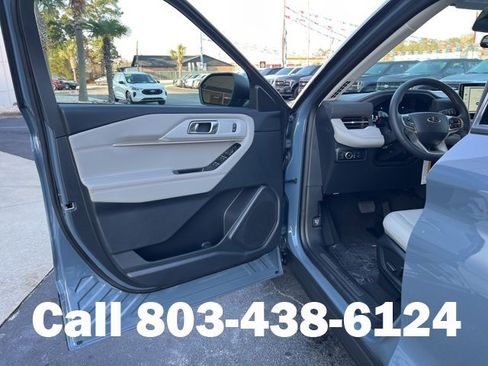 New 2026 Ford Explorer Active w/ Active Comfort Package image 4