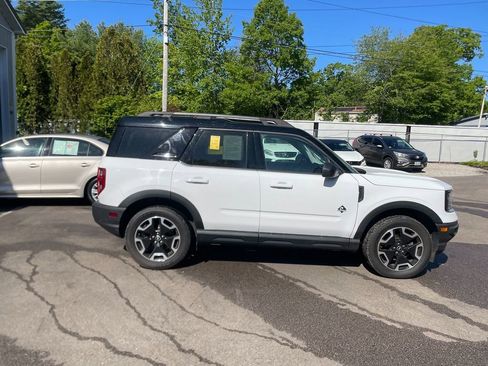 Used 2023 Ford Bronco Sport Outer Banks w/ Tech Package AWD/4WD image 4