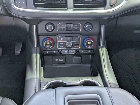 Used 2024 Chevrolet Tahoe Z71 w/ Luxury Package AWD/4WD image 19