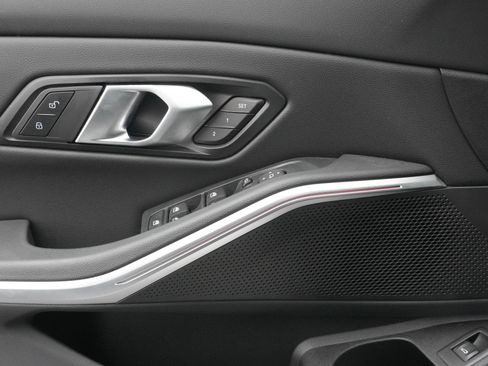 Certified 2025 BMW 330i xDrive 330i xDrive image 15