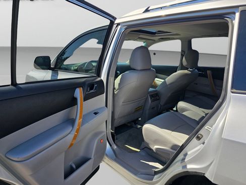 Used 2010 Toyota Highlander Limited AWD/4WD image 23