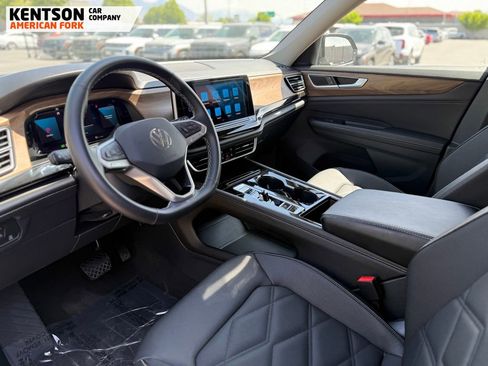 Used 2025 Volkswagen Atlas SE AWD/4WD image 34