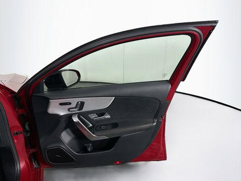 Used 2021 Mercedes-Benz A 220 4MATIC image 31