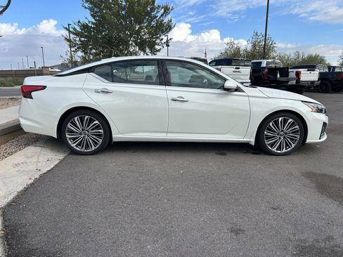 Used 2023 Nissan Altima 2.5 SL image 2