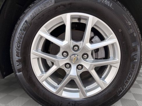 Used 2024 Chevrolet Equinox LT w/ LPO, Floor Liner Package FWD image 15