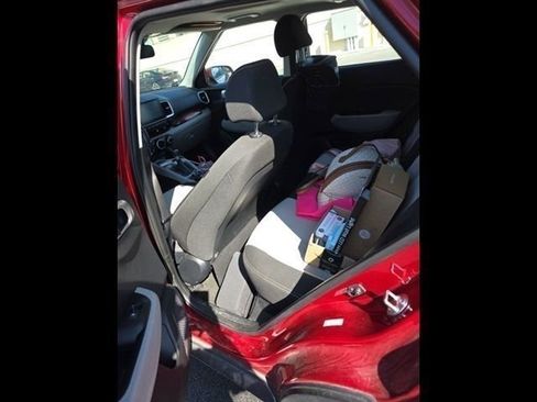 Used 2024 Hyundai Venue SEL image 15