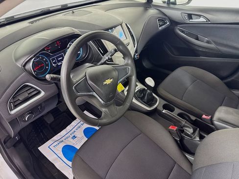 Used 2018 Chevrolet Cruze LS FWD image 10