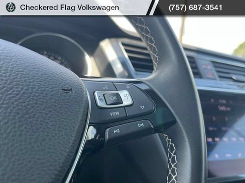 Used 2021 Volkswagen Tiguan SE w/ Panoramic Sunroof Package AWD/4WD image 38