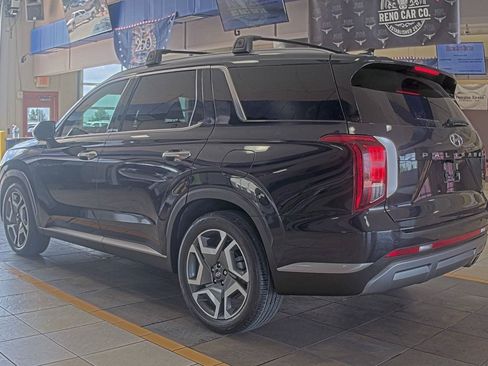Used 2024 Hyundai Palisade SEL w/ Premium Package FWD image 2