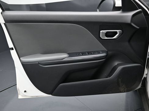 Used 2025 Kia K4 FWD image 13