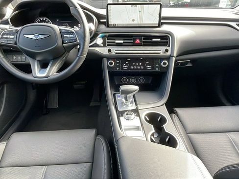 Used 2025 Genesis G70 2.5T image 17