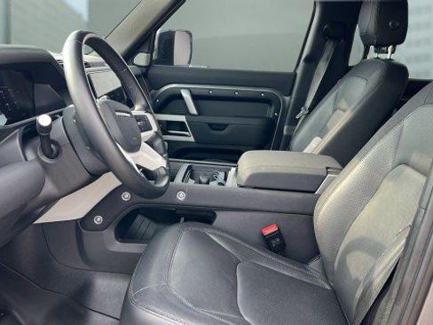 Used 2023 Land Rover Defender 130 X-Dynamic SE image 19