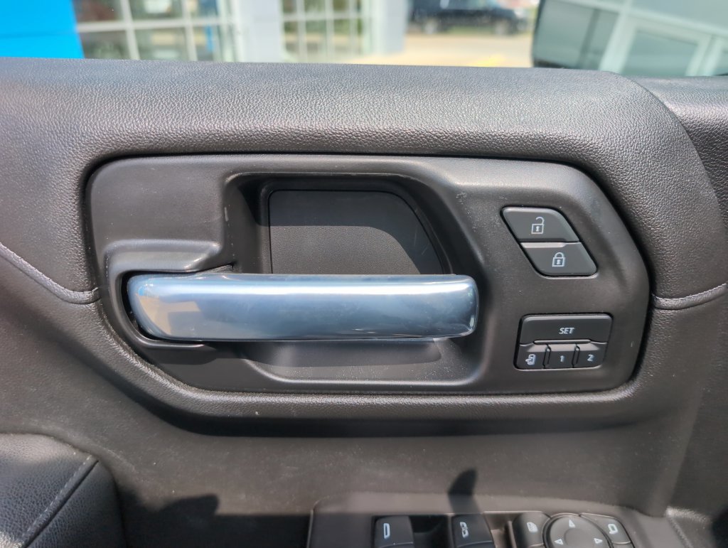Used 2021 Chevrolet Silverado 1500 LTZ w/ LTZ Premium Package AWD/4WD image 18