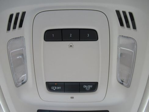 Used 2021 Buick Envision Essence w/ Technology Package I FWD image 29
