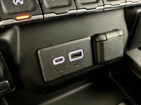 Used 2021 GMC Sierra 1500 Elevation AWD/4WD image 17