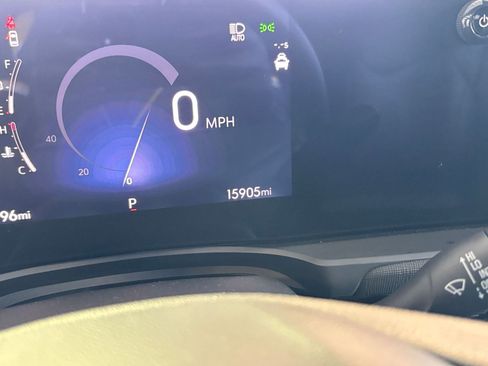 Used 2025 Buick Envista Sport Touring image 40