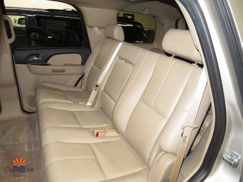 Used 2007 Chevrolet Tahoe LT w/ LT Preferred Equipment Group AWD/4WD image 6