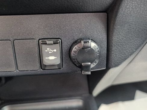 Used 2014 Toyota RAV4 LE AWD/4WD image 24