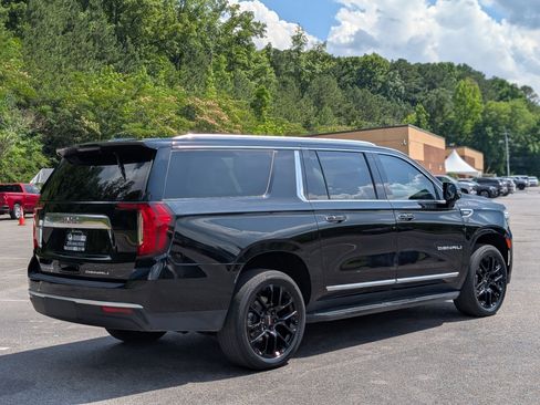 Used 2023 GMC Yukon XL Denali RWD image 9