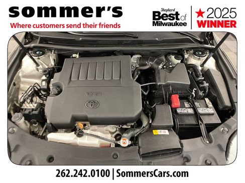 Used 2018 Toyota Avalon Limited image 22