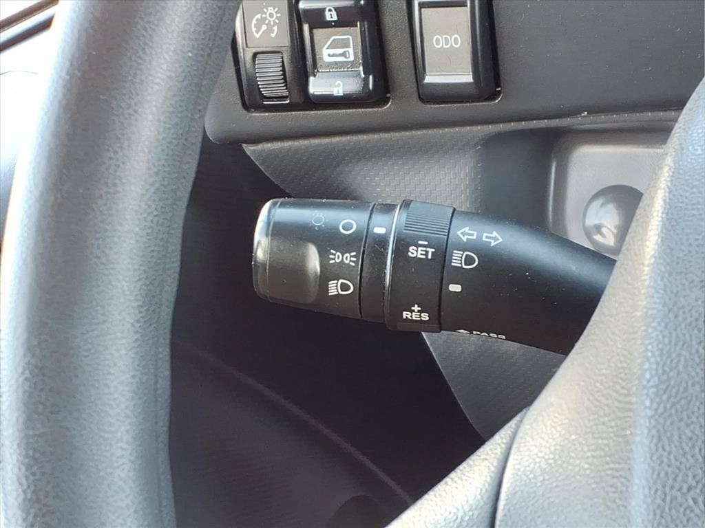 Used 2021 Isuzu NPR RWD image 21