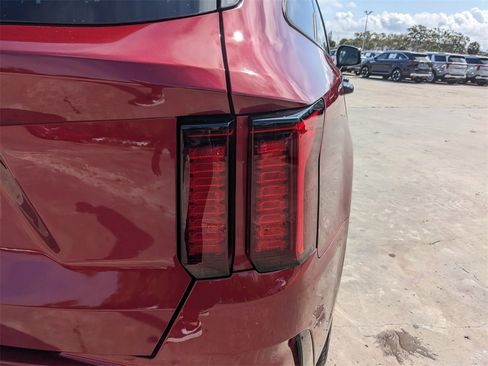 Certified 2023 Kia Sorento S w/ Panoramic Sunroof Package image 12