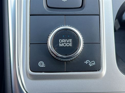 Used 2023 Ford Explorer XLT w/ Equipment Group 202A AWD/4WD image 24