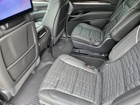 New 2026 Cadillac Escalade Platinum Sport w/ LPO, ONYX Package AWD/4WD image 20