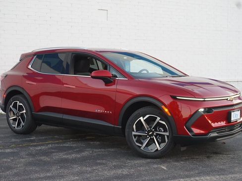 New 2026 Chevrolet Equinox EV LT image 3