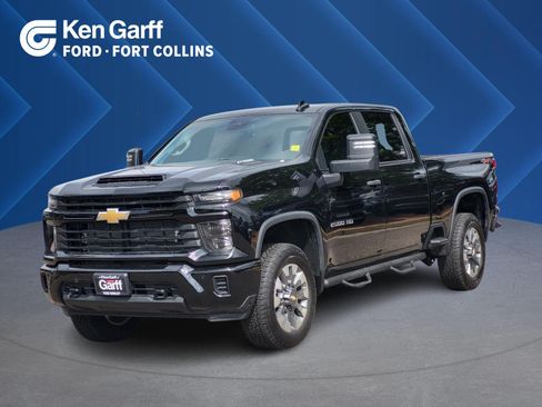 Used 2025 Chevrolet Silverado 2500 Custom w/ Custom Value Package AWD/4WD image 1