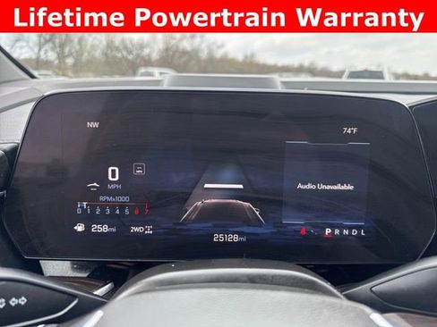 Used 2025 Chevrolet Suburban Z71 image 16