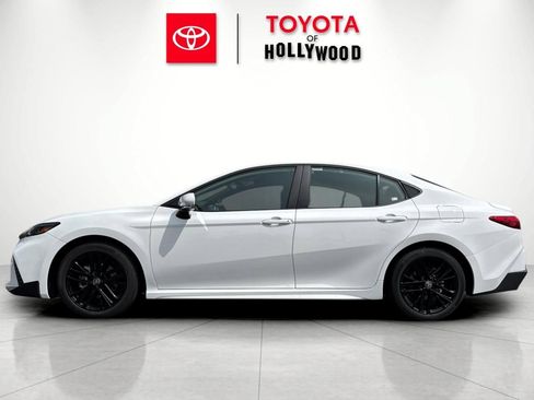 New 2026 Toyota Camry SE FWD image 9