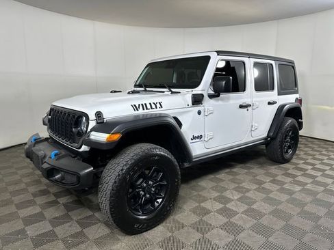 Used 2024 Jeep Wrangler Unlimited AWD/4WD image 7
