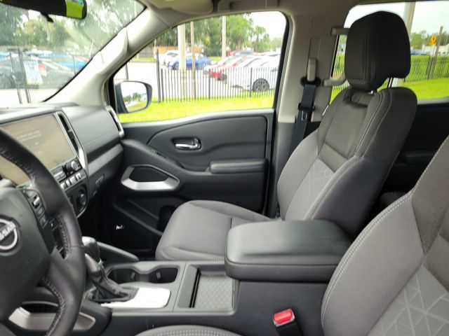 Used 2025 Nissan Frontier SV w/ SV Convenience Package RWD image 17
