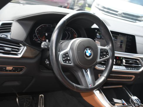 Used 2022 BMW X5 xDrive40i w/ M Sport Package AWD/4WD image 8