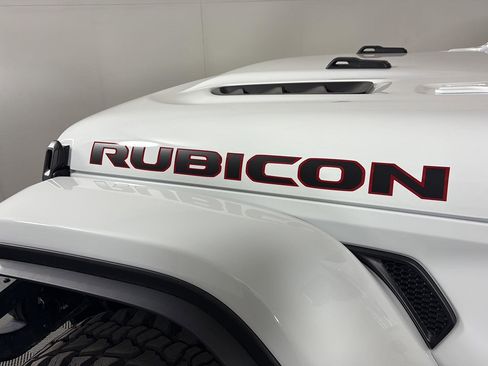 Used 2026 Jeep Wrangler Unlimited Rubicon w/ Steel Bumper Group image 12