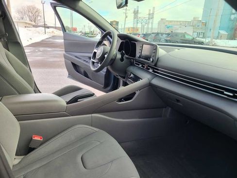 Used 2023 Hyundai Elantra SEL image 16