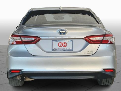 Used 2020 Toyota Camry XLE image 5