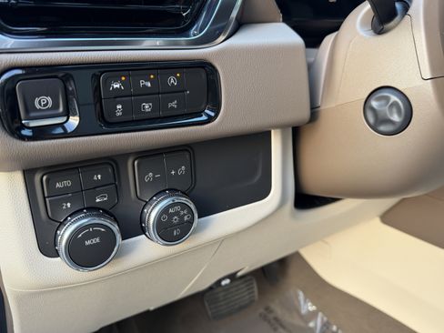 New 2026 GMC Yukon XL Denali AWD/4WD image 10