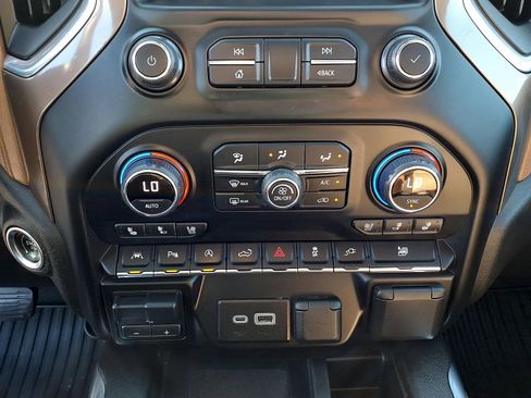 Used 2021 Chevrolet Silverado 1500 High Country w/ Technology Package image 15