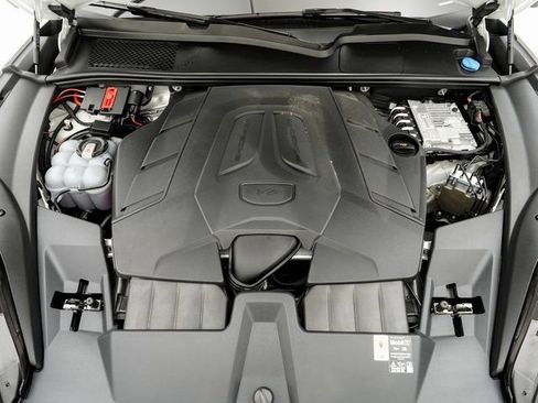 Certified 2025 Porsche Cayenne image 27