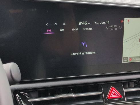Used 2025 Kia Niro EX FWD image 13