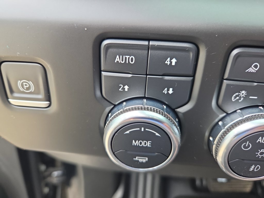 Certified 2022 GMC Sierra 1500 AT4 w/ AT4 Preferred Package AWD/4WD image 22