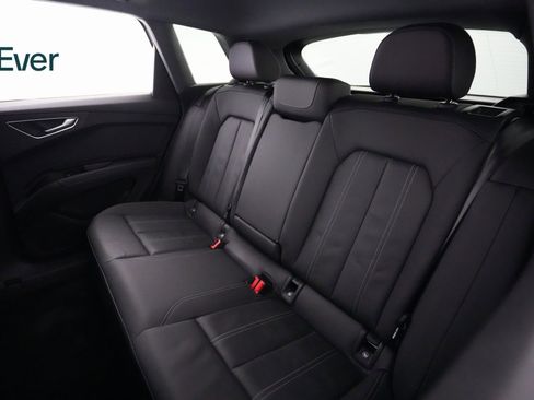 Used 2024 Audi Q4 e-tron Premium w/ Convenience Package image 10