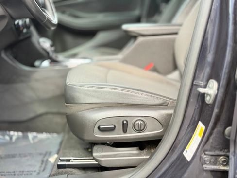 Used 2021 Buick Encore GX Preferred w/ Cold Weather Comfort Package FWD image 11